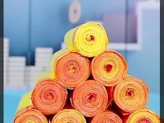 Umweltschonende Recycling-Müllbeutel aus recyceltem Kunststoff mit Zugseilverschluss